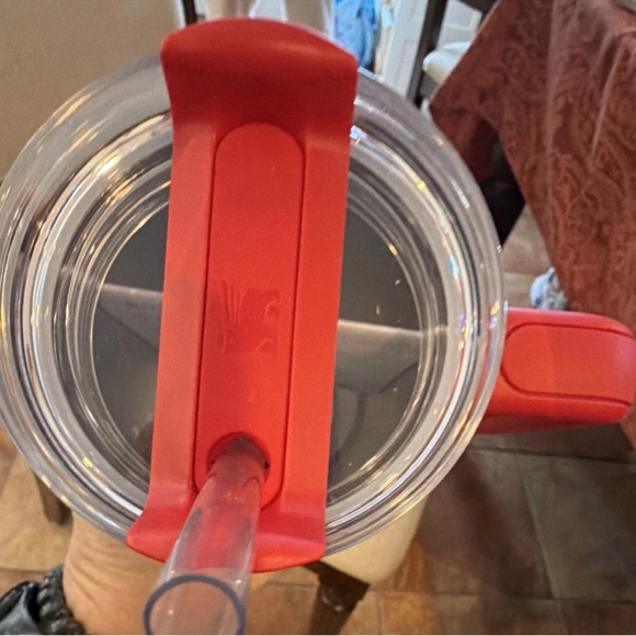 Stanley Quencher H2.0 Tumbler 30 oz Pink Heart Pattern Insulated With Straw - Picture 3 of 4